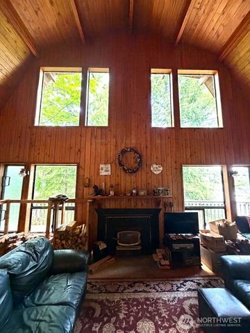 2070 W Cushman Ridge Drive, Hoodsport, WA 98548