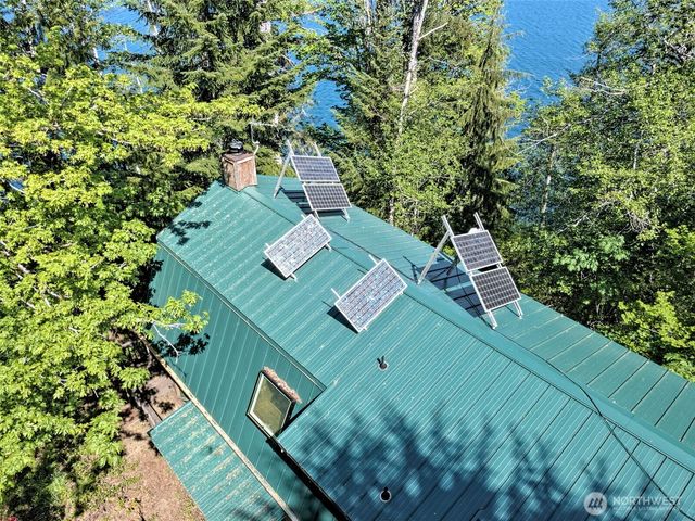2070 W Cushman Ridge Drive, Hoodsport, WA 98548