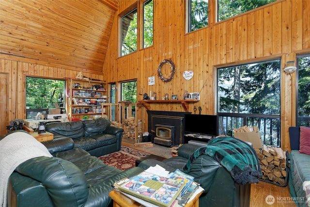 2070 W Cushman Ridge Drive, Hoodsport, WA 98548