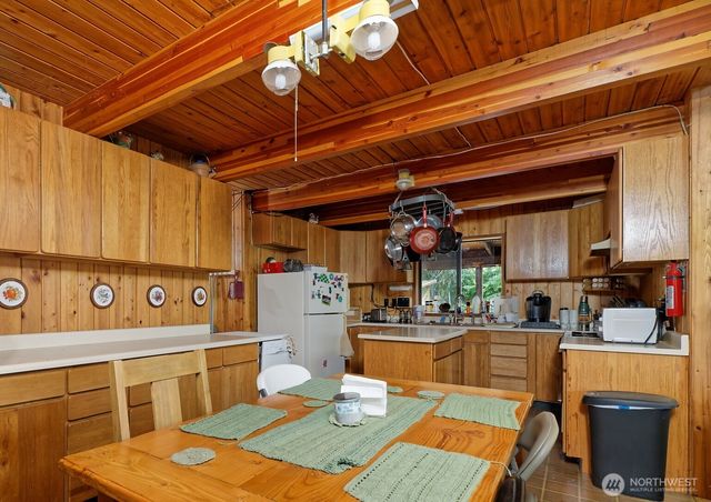 2070 W Cushman Ridge Drive, Hoodsport, WA 98548