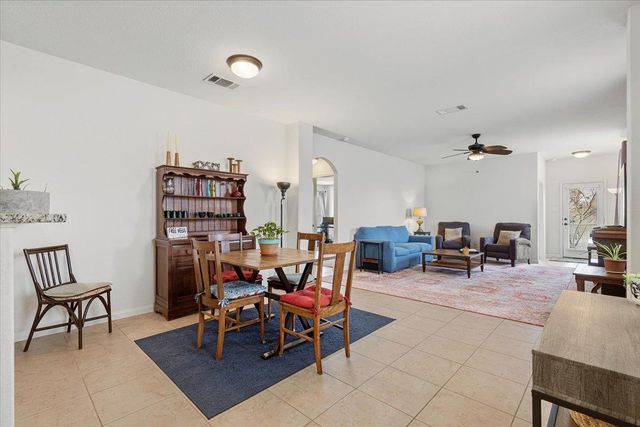 1672 Treeta TRL, Kyle, TX 78640