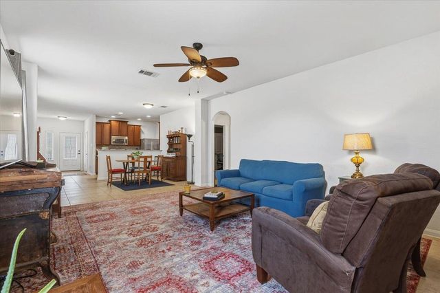 1672 Treeta TRL, Kyle, TX 78640