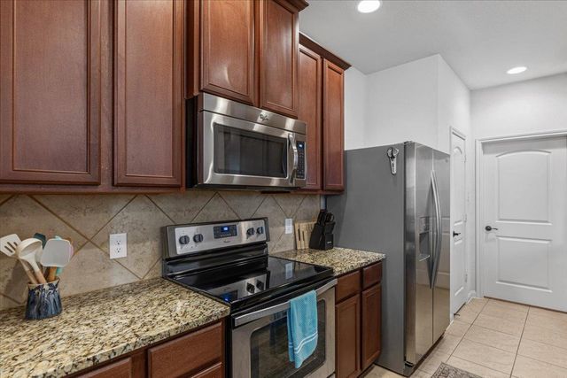 1672 Treeta TRL, Kyle, TX 78640