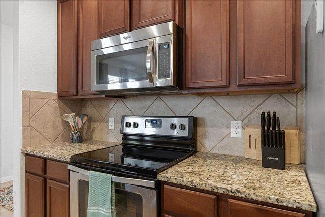 1672 Treeta TRL, Kyle, TX 78640