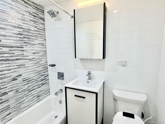 132-40 Sanford Avenue LK, Flushing, NY 11355