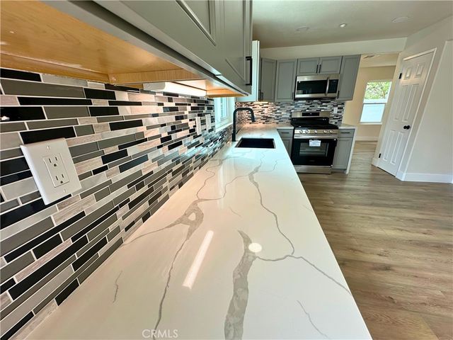 16769 Spy Glass Court, Fontana, CA 92336