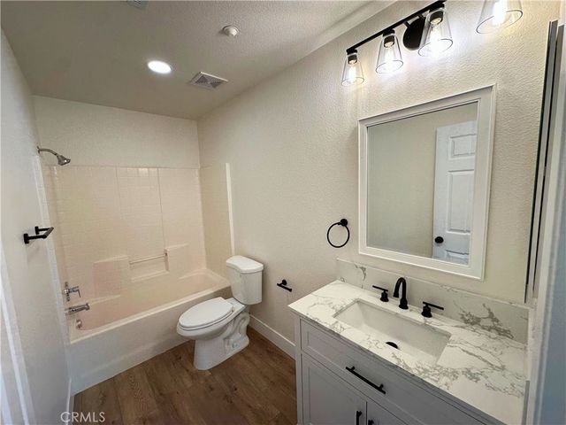 16769 Spy Glass Court, Fontana, CA 92336