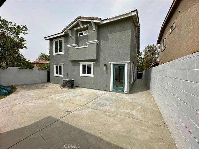16769 Spy Glass Court, Fontana, CA 92336