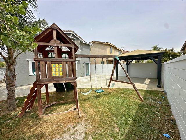 16769 Spy Glass Court, Fontana, CA 92336