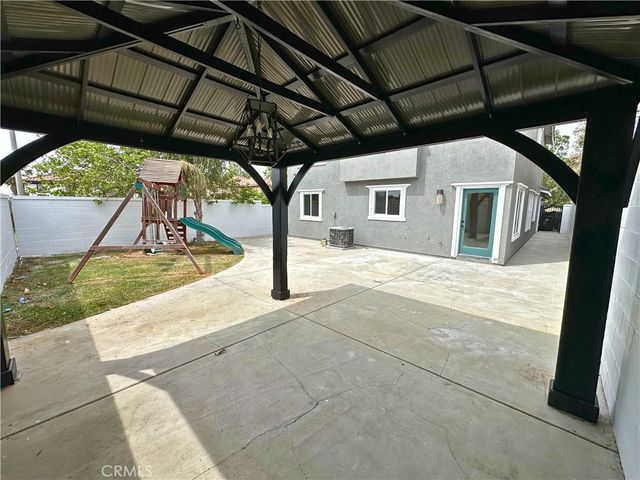 16769 Spy Glass Court, Fontana, CA 92336