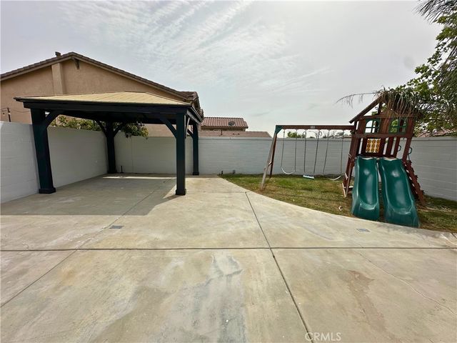 16769 Spy Glass Court, Fontana, CA 92336