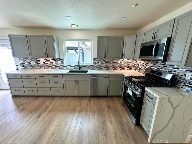 16769 Spy Glass Court, Fontana, CA 92336