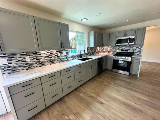 16769 Spy Glass Court, Fontana, CA 92336