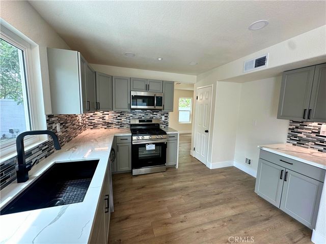 16769 Spy Glass Court, Fontana, CA 92336