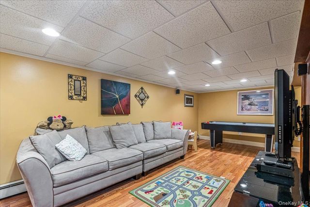 2 Gateway, Farmingdale, NY 11735