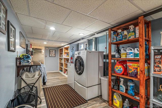 2 Gateway, Farmingdale, NY 11735