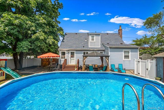 2 Gateway, Farmingdale, NY 11735