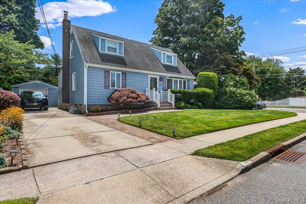 2 Gateway, Farmingdale, NY 11735 — photo 2