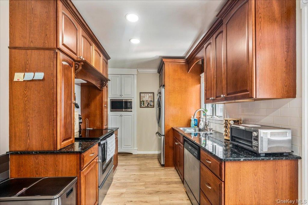 2 Gateway, Farmingdale, NY 11735 — photo 3