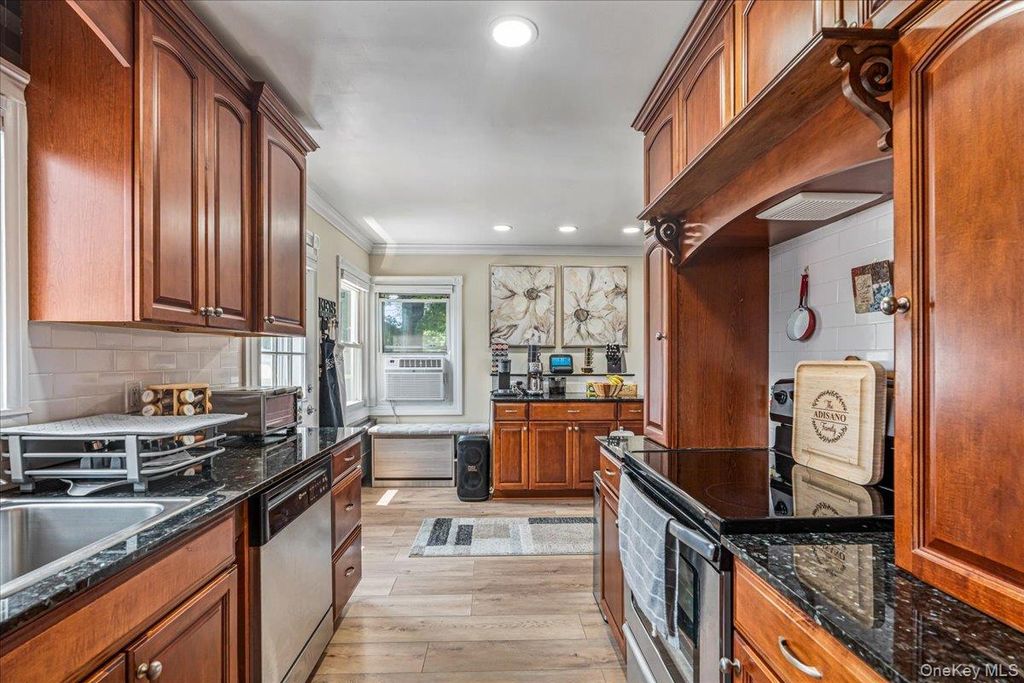 2 Gateway, Farmingdale, NY 11735 — photo 4