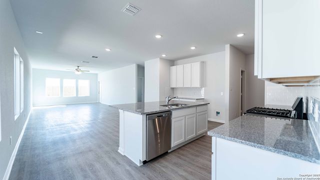 4940 Hawkwell Ln, San Antonio, TX 78263