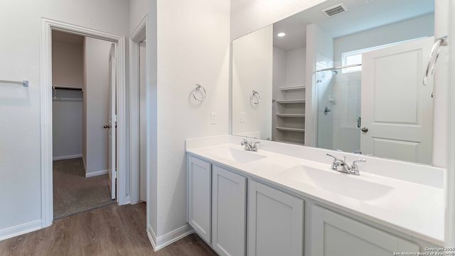 4940 Hawkwell Ln, San Antonio, TX 78263