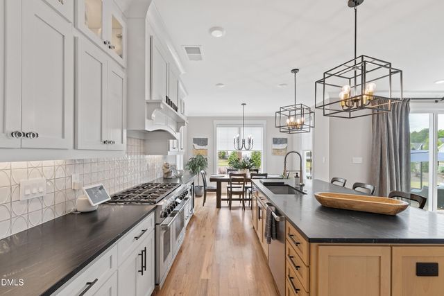 113 Sire Court, Holly Springs, NC 27540