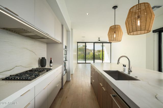 1729 E WINCHCOMB Drive, Phoenix, AZ 85022