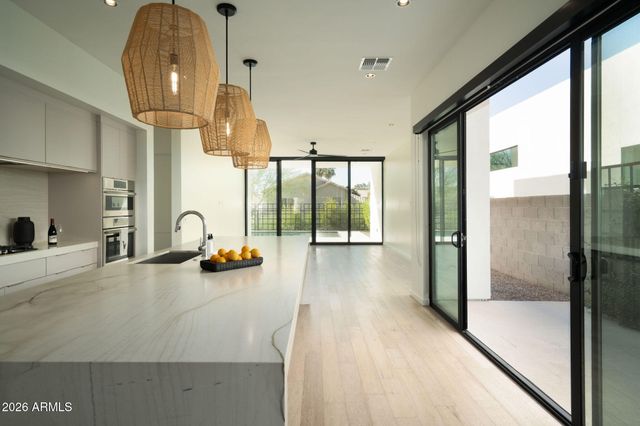 1729 E WINCHCOMB Drive, Phoenix, AZ 85022