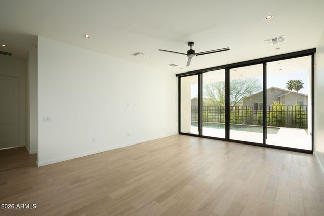 1729 E WINCHCOMB Drive, Phoenix, AZ 85022