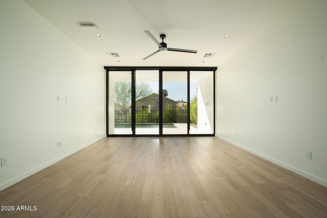 1729 E WINCHCOMB Drive, Phoenix, AZ 85022