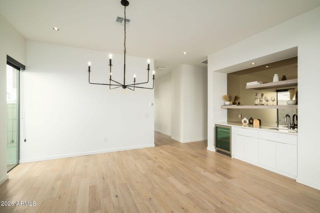 1729 E WINCHCOMB Drive, Phoenix, AZ 85022