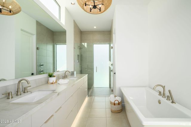 1729 E WINCHCOMB Drive, Phoenix, AZ 85022