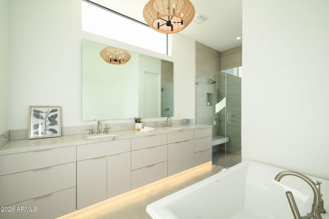 1729 E WINCHCOMB Drive, Phoenix, AZ 85022