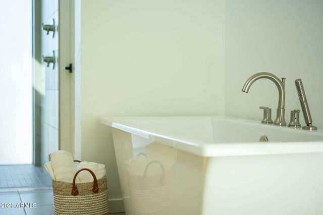 1729 E WINCHCOMB Drive, Phoenix, AZ 85022