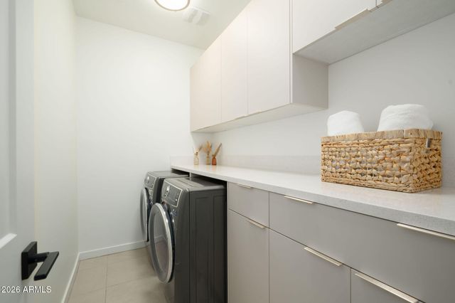 1729 E WINCHCOMB Drive, Phoenix, AZ 85022