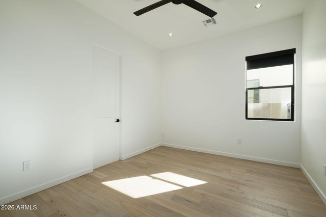 1729 E WINCHCOMB Drive, Phoenix, AZ 85022