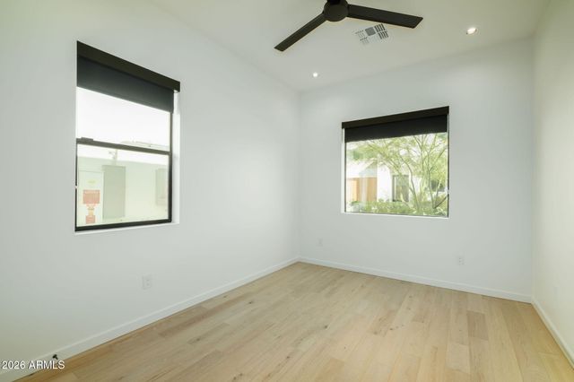 1729 E WINCHCOMB Drive, Phoenix, AZ 85022