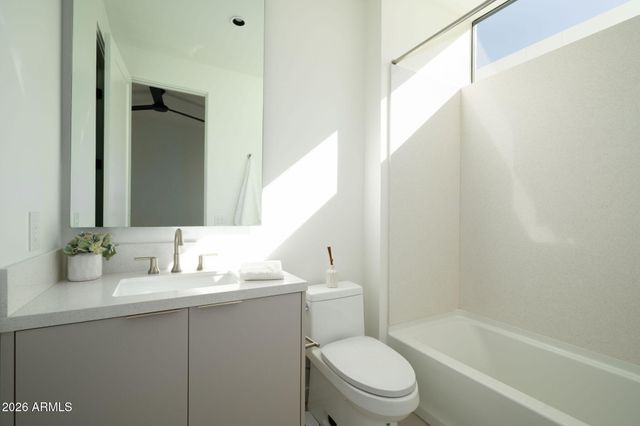 1729 E WINCHCOMB Drive, Phoenix, AZ 85022