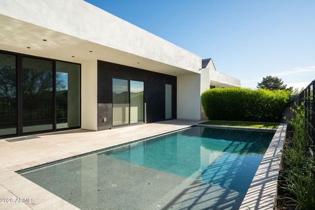 1729 E WINCHCOMB Drive, Phoenix, AZ 85022