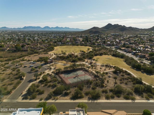 1729 E WINCHCOMB Drive, Phoenix, AZ 85022