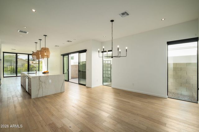 1729 E WINCHCOMB Drive, Phoenix, AZ 85022