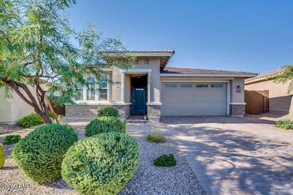 13742 W CHUCKS Avenue, Peoria, AZ 85383 — exterior