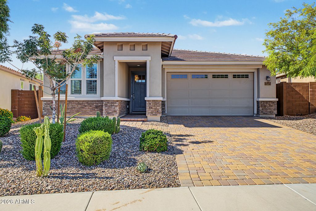 13742 W CHUCKS Avenue, Peoria, AZ 85383 — photo 2