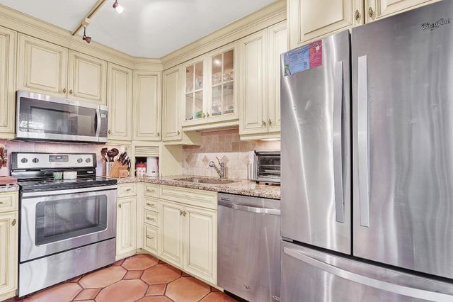 904 9th Terrace, Palm Beach Gardens, FL 33418