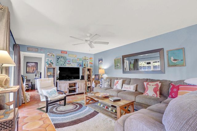 904 9th Terrace, Palm Beach Gardens, FL 33418