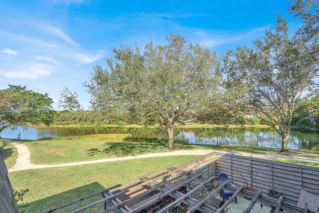 904 9th Terrace, Palm Beach Gardens, FL 33418