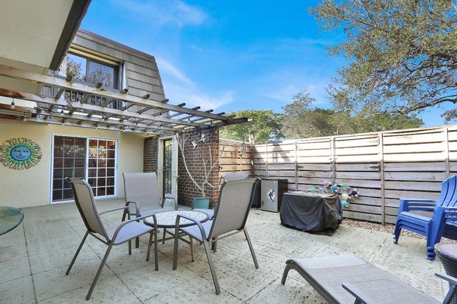 904 9th Terrace, Palm Beach Gardens, FL 33418