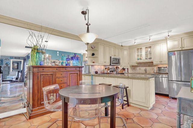 904 9th Terrace, Palm Beach Gardens, FL 33418