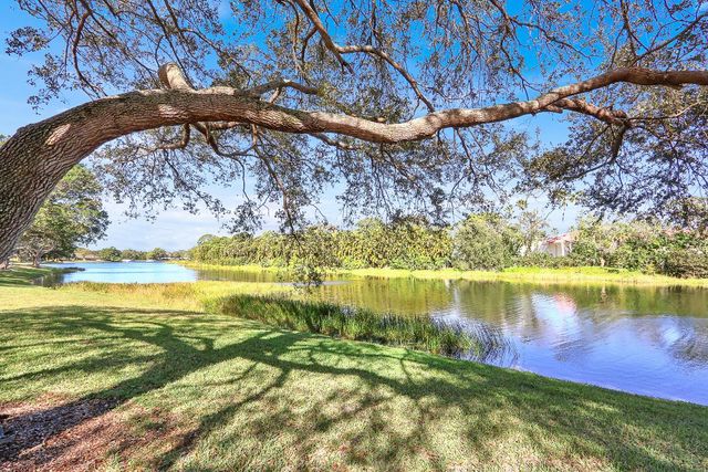 904 9th Terrace, Palm Beach Gardens, FL 33418